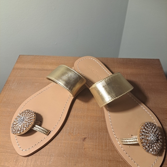COPY - Skemo Gold Flat Sandals With Rhinestone Toe Ring - Picture 4 of 9